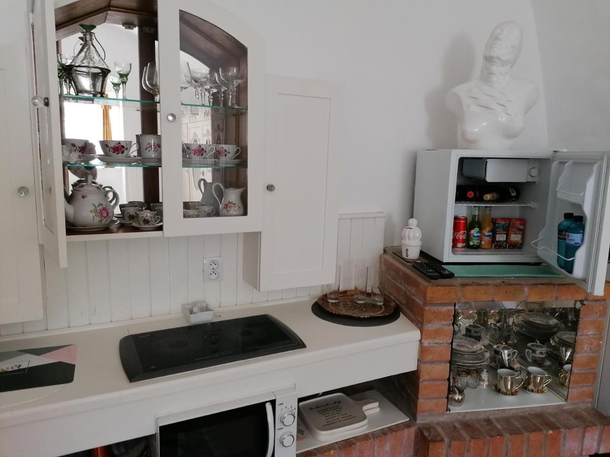 Gothic House Apartments Кремница Екстериор снимка